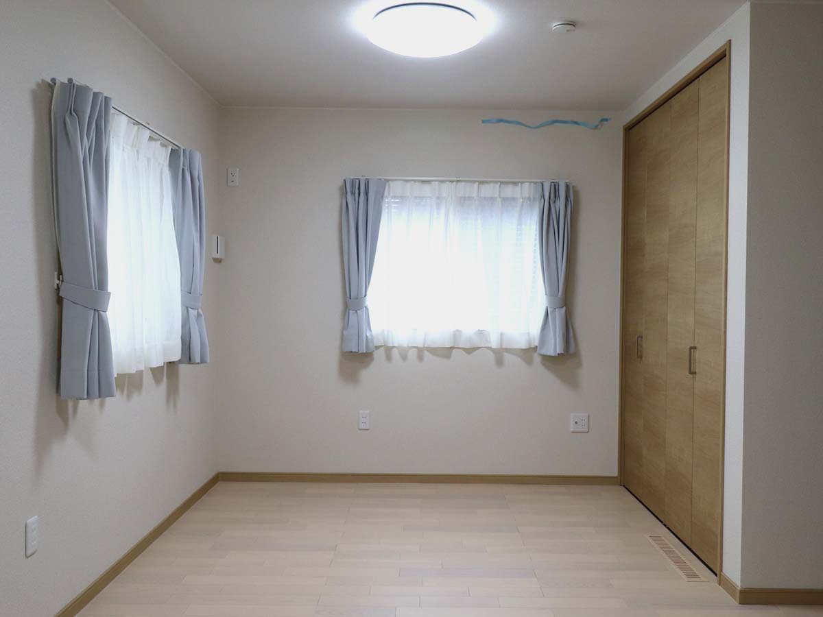 パッシブ冷暖のある一室