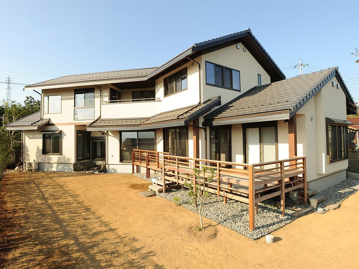 南東より撮影