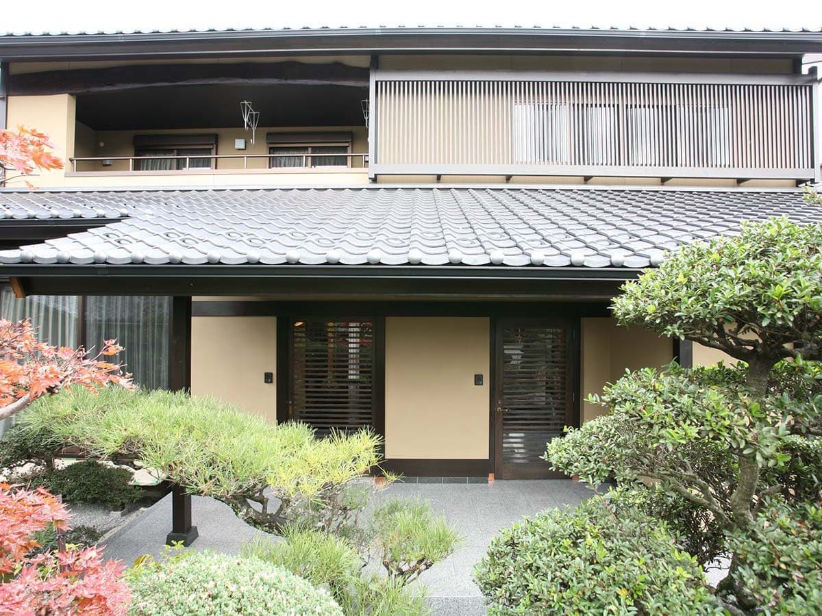 和風旅館を思わせる外観